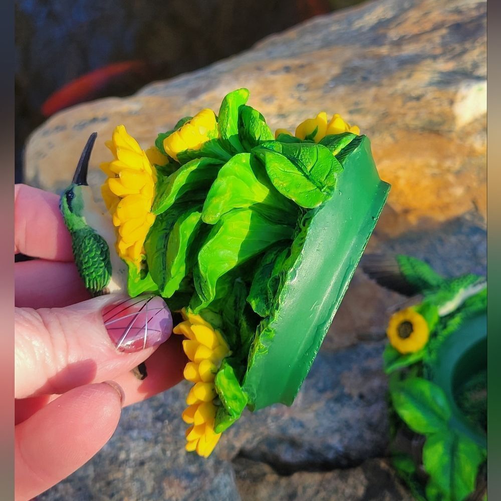 ‎Hummingbird Sunflower Trinket Box - Picture 3 of 15